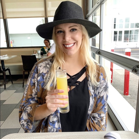 Meet your Posher, Indie - Picture 1 of 2